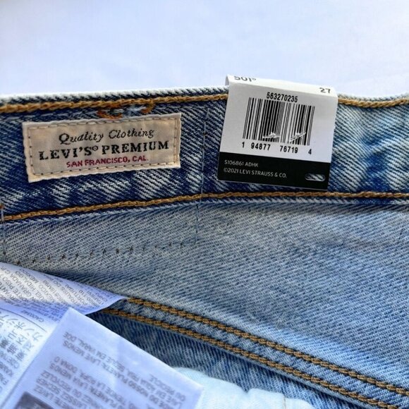 NWT LEVI'S 501 ORIGINAL FIT LIGHT WASH DISTRESSED BUTTON FLY DENIM JEANS SHORTS - Picture 3 of 7